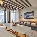 70 - Authentic Parisian Flat 아파트