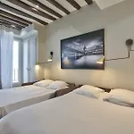 아파트 70 - Authentic Parisian Flat *