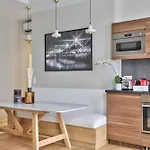 아파트 70 - Authentic Parisian Flat *