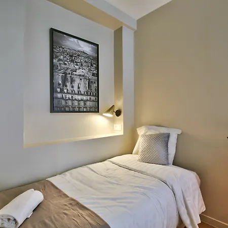 70 - Authentic Parisian Flat * Paříž