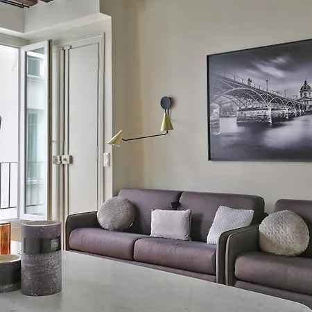 70 - Authentic Parisian Flat *