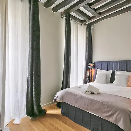 70 - Authentic Parisian Flat *