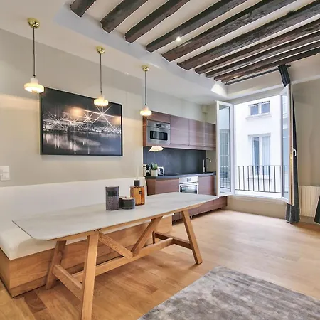 Appartamento 70 - Authentic Parisian Flat