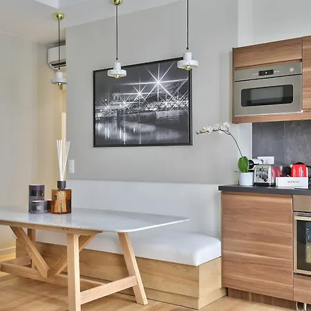 Appartamento 70 - Authentic Parisian Flat *