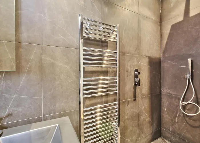 70 - Authentic Parisian Flat Paris