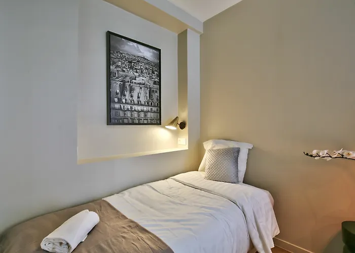 70 - Authentic Parisian Flat * Párizs