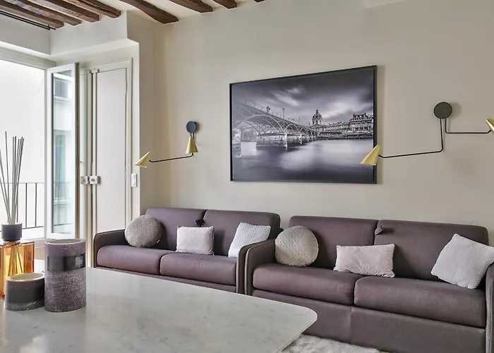 Daire 70 - Authentic Parisian Flat *