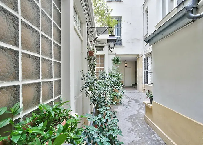 70 - Authentic Parisian Flat * Párizs