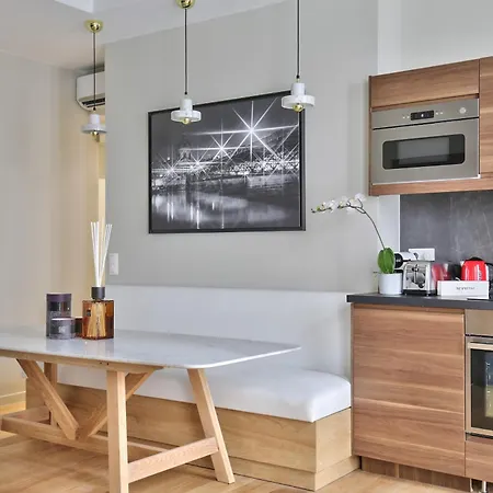 Lägenhet 70 - Authentic Parisian Flat *